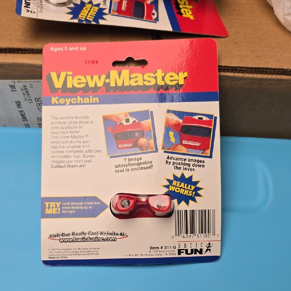 View-Master and Candy Land Keychains - Picture 10 of 11